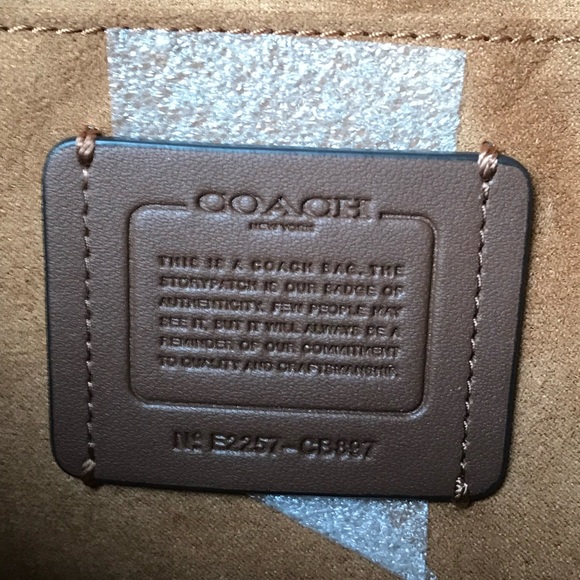 ✅Coach purse - Picture 9 of 13